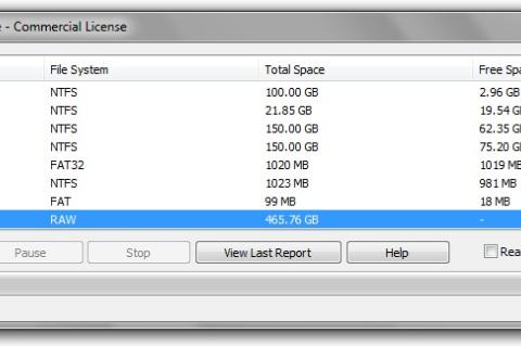 Neben Basisinfos zu den einzelnen Laufwerken lässt DiskFresh den User auswählen, ob er einzelne Disks oder alle aktualisieren möchte.
